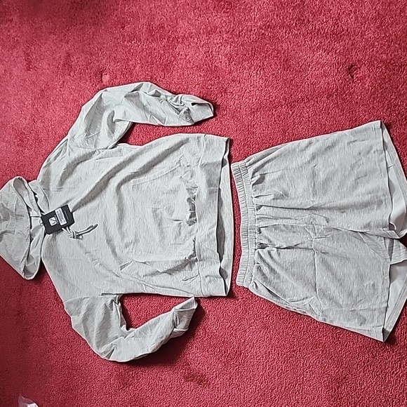Vigorics Exercise Shorts & Hoodie Set, Women's Small, Gray. Shirred/gathere arms - Picture 1 of 11